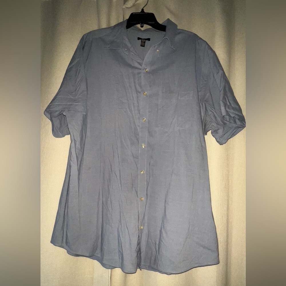 Used van heusen men’s shirt